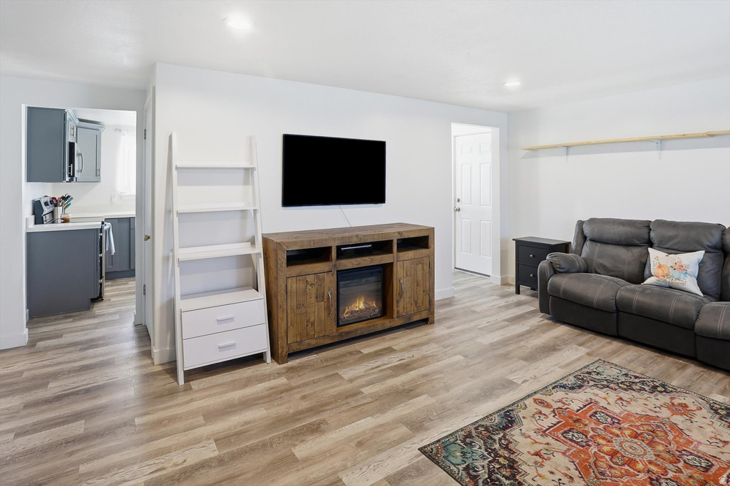 Photo 3 for MLS #2119863 at 360 Lakeview Ave