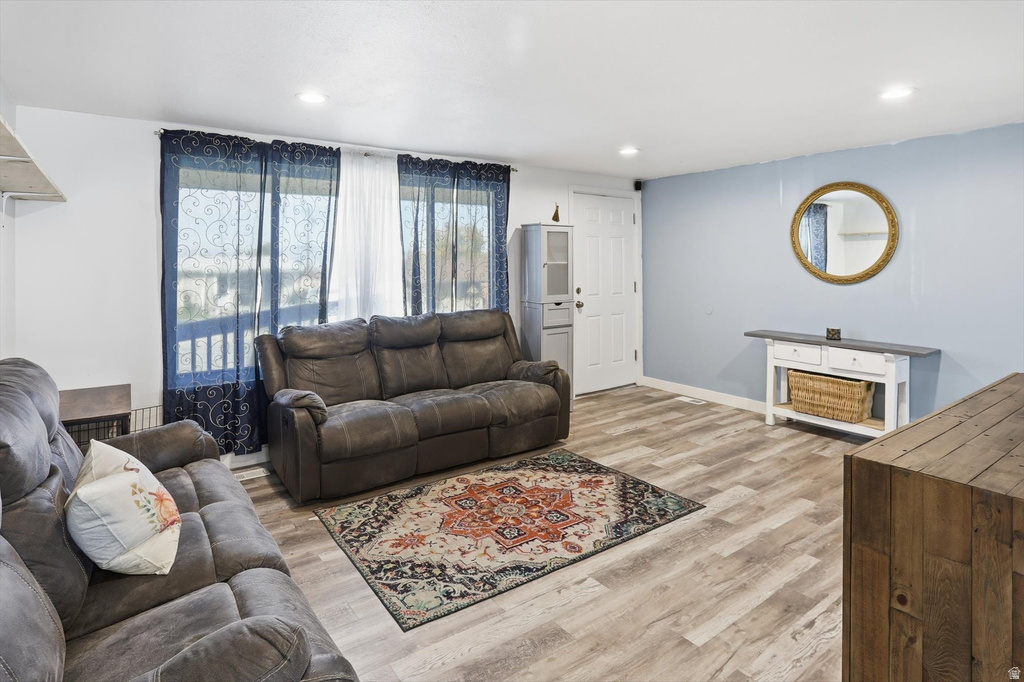 Photo 5 for MLS #2119863 at 360 Lakeview Ave