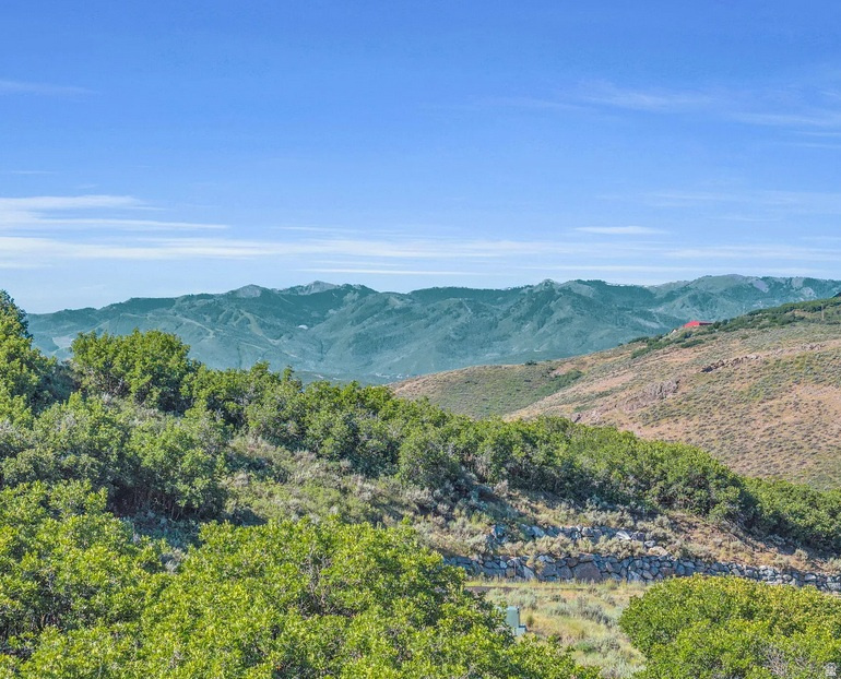 View photos for 704 E Canyon Gate Rd 704 E Canyon Gate Rd