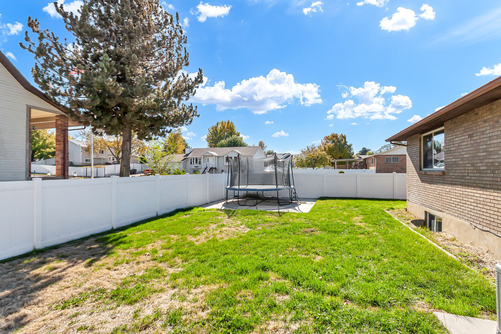 1716 N 1300 W Clinton, UT 84015