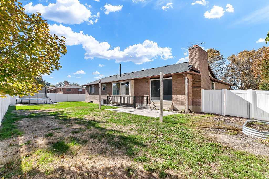 1716 N 1300 W Clinton, UT 84015