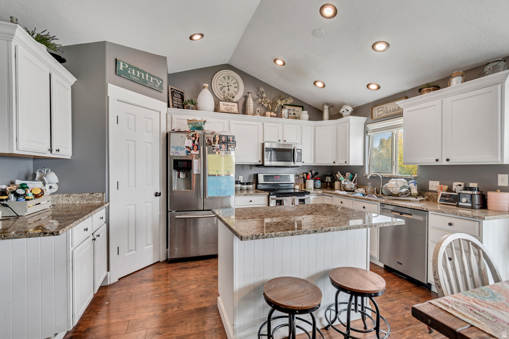 2494 APRICOT PL Saratoga Springs, UT 84045