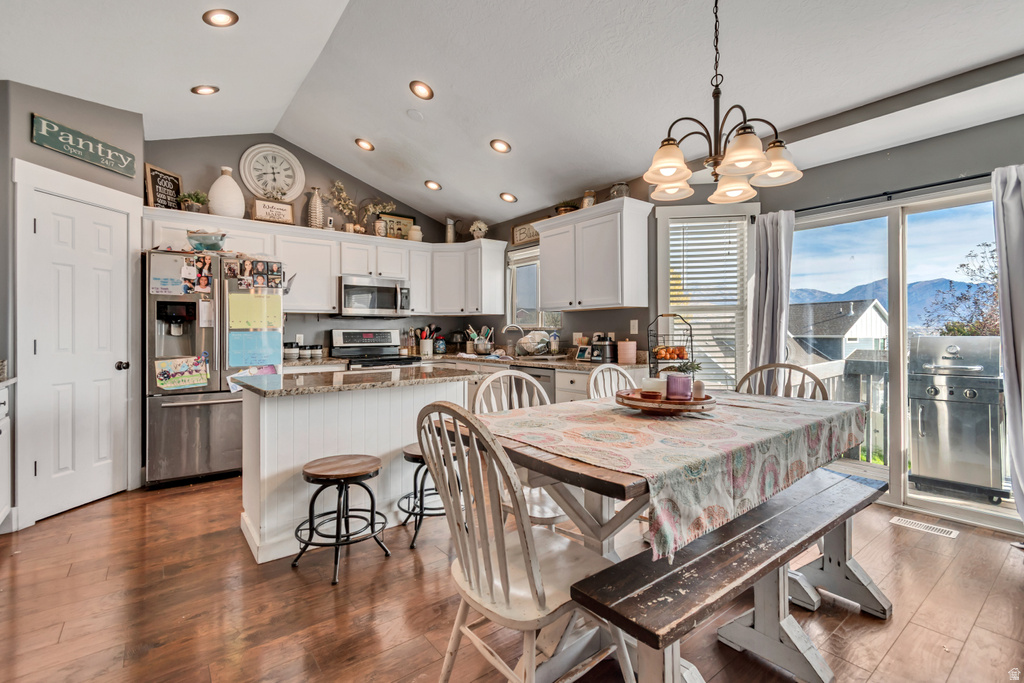 2494 APRICOT PL Saratoga Springs, UT 84045