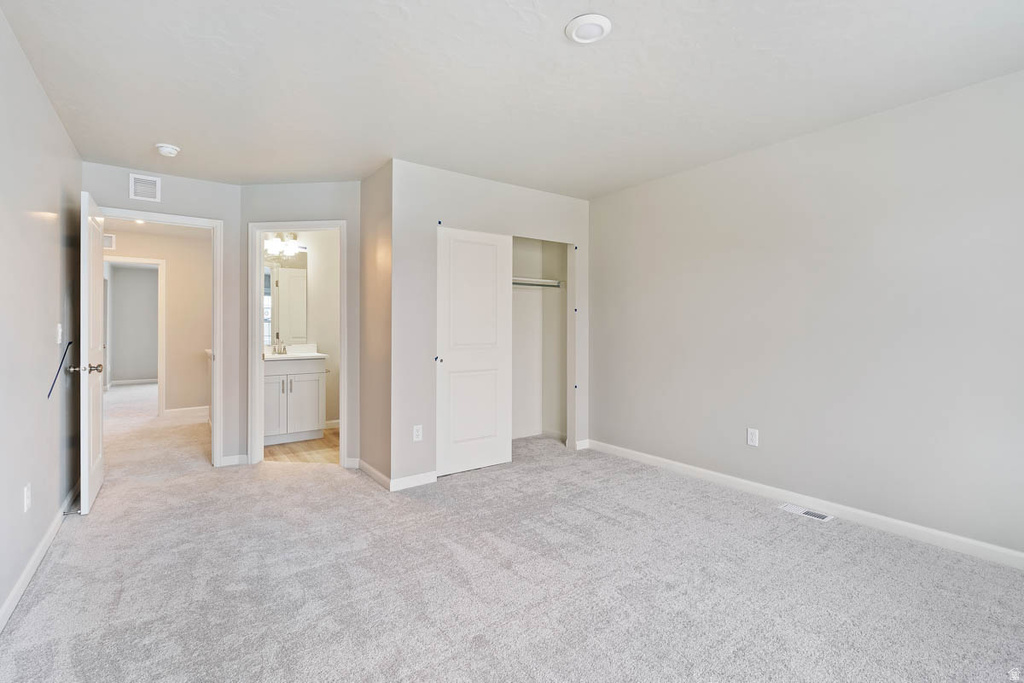 Photo 2 for MLS #2119920 at 39 E Broadway Dr #1039