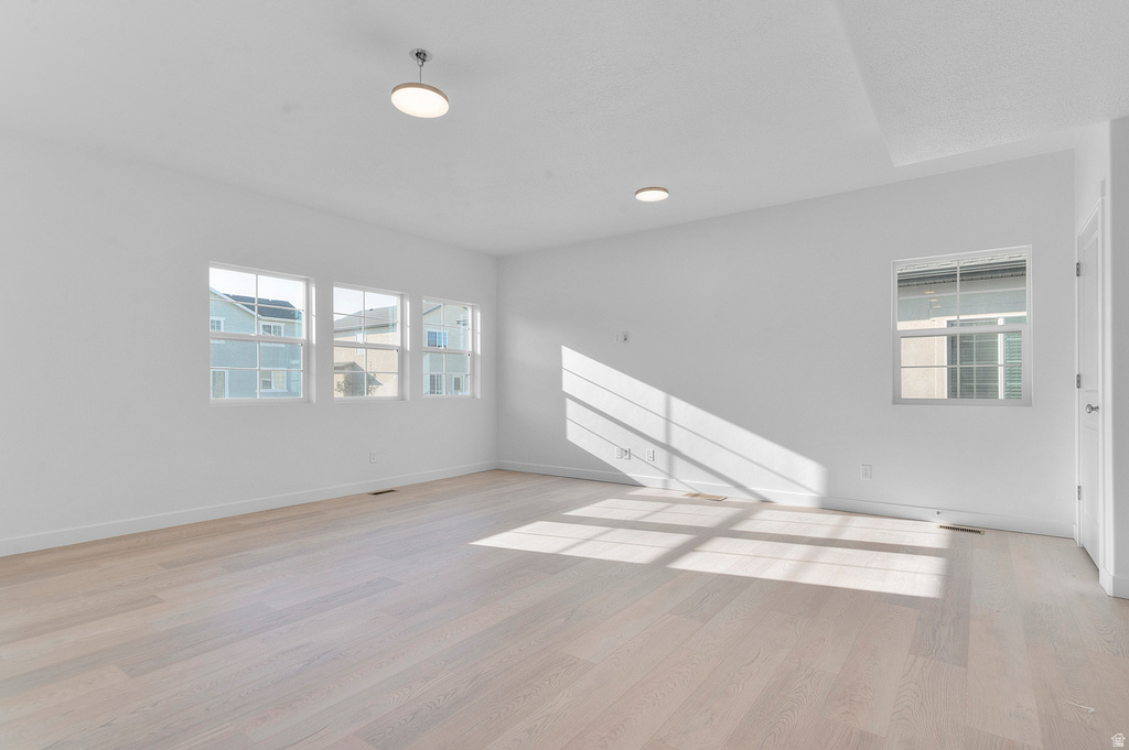 5647 N GOLDFINCH LN Stansbury Park, UT 84074