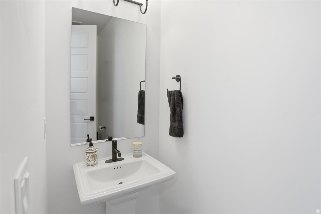 656 HERALD DR Saratoga Springs, UT 84045