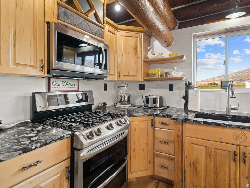 7768 E 1075 N Huntsville, UT 84317