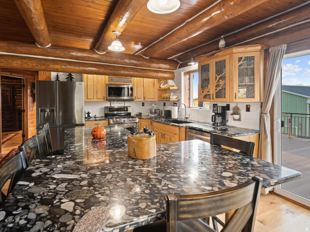 7768 E 1075 N Huntsville, UT 84317