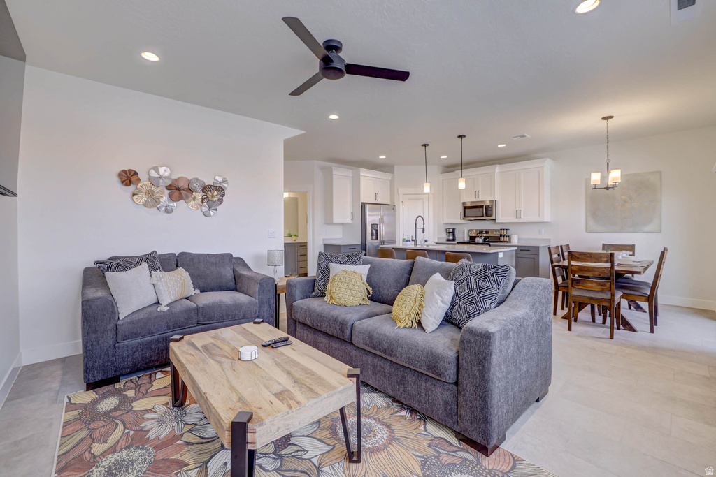 Photo 4 for MLS #2119964 at 1301 E Vista Roja Pl