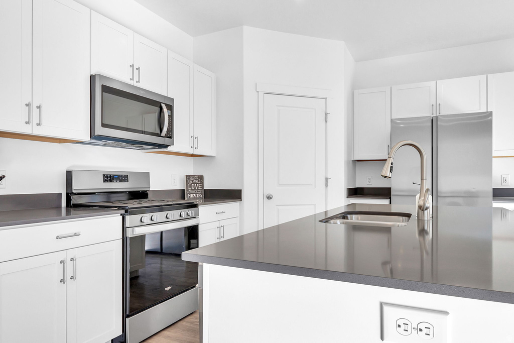 Photo 9 for MLS #2119969 at 1137 E Commodore Ln #43