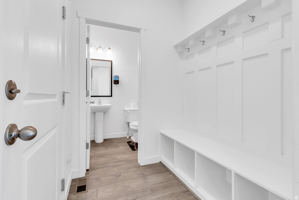 Photo 33 for MLS #2119969 at 1137 E Commodore Ln #43