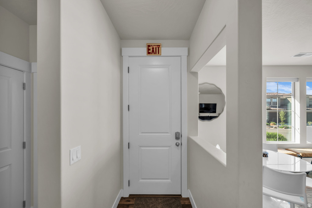 Photo 5 for MLS #2119971 at 1189 N Bello Alley