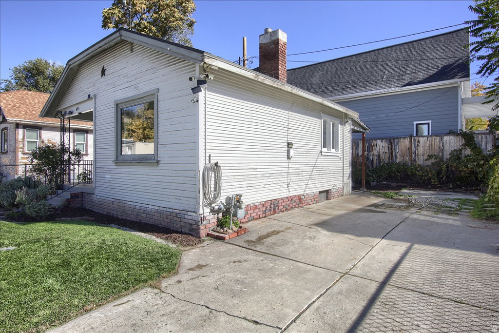 Photo 17 for MLS #2119975 at 863 S Lake St