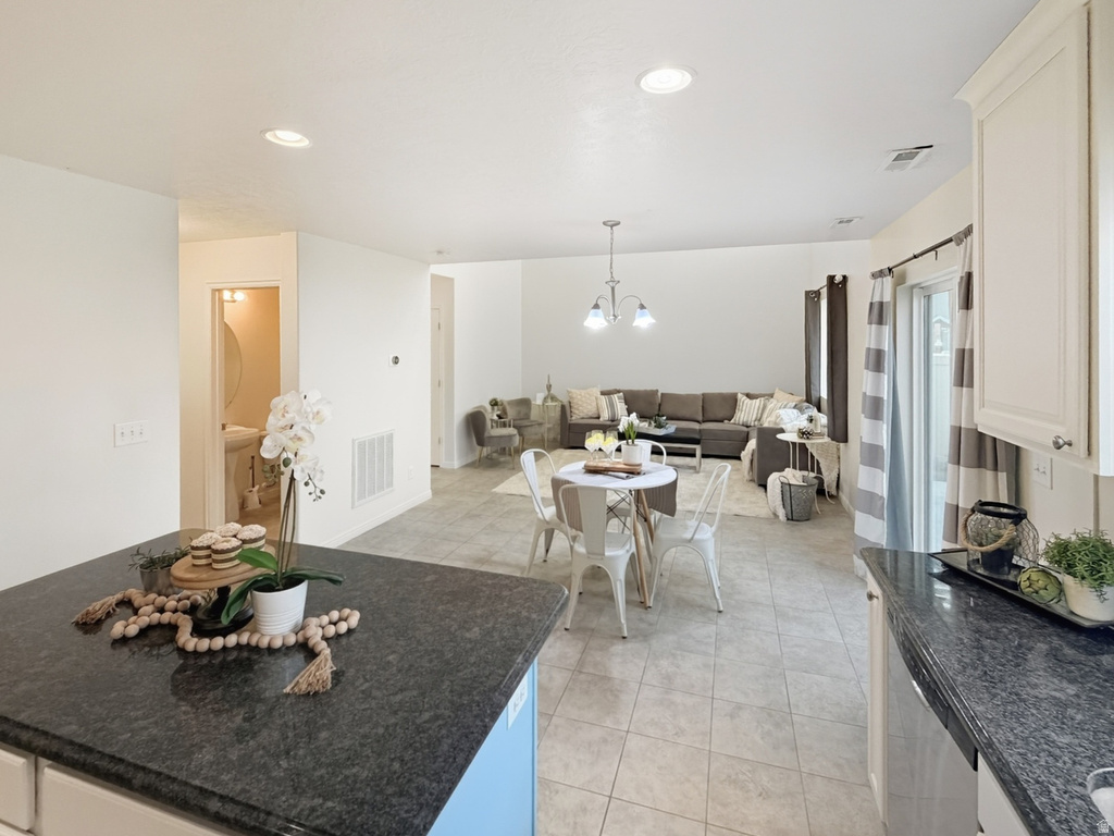 920 W STONEHAVEN DR North Salt Lake, UT 84054