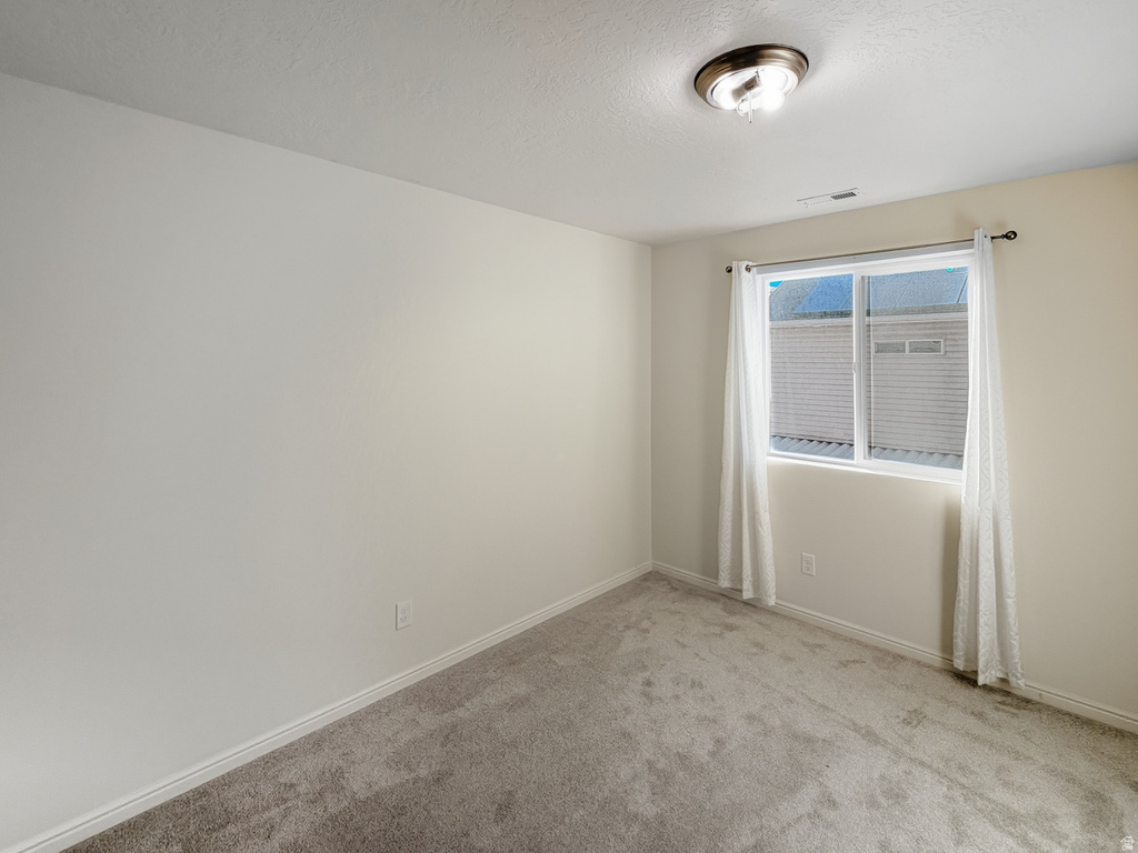 920 W STONEHAVEN DR North Salt Lake, UT 84054