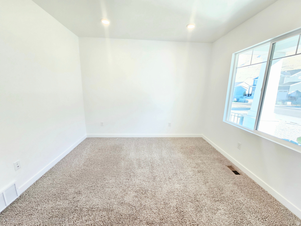 8483 N COLETTE ST Lake Point, UT 84074