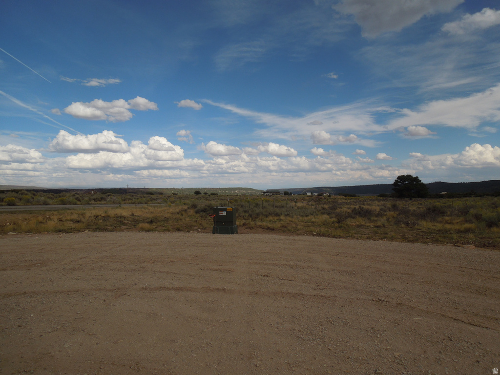 6 S STONE RD La Sal, UT 84530