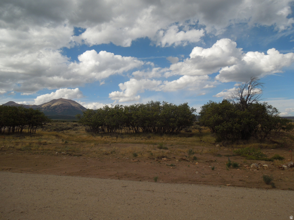 8 S STONE RD La Sal, UT 84530