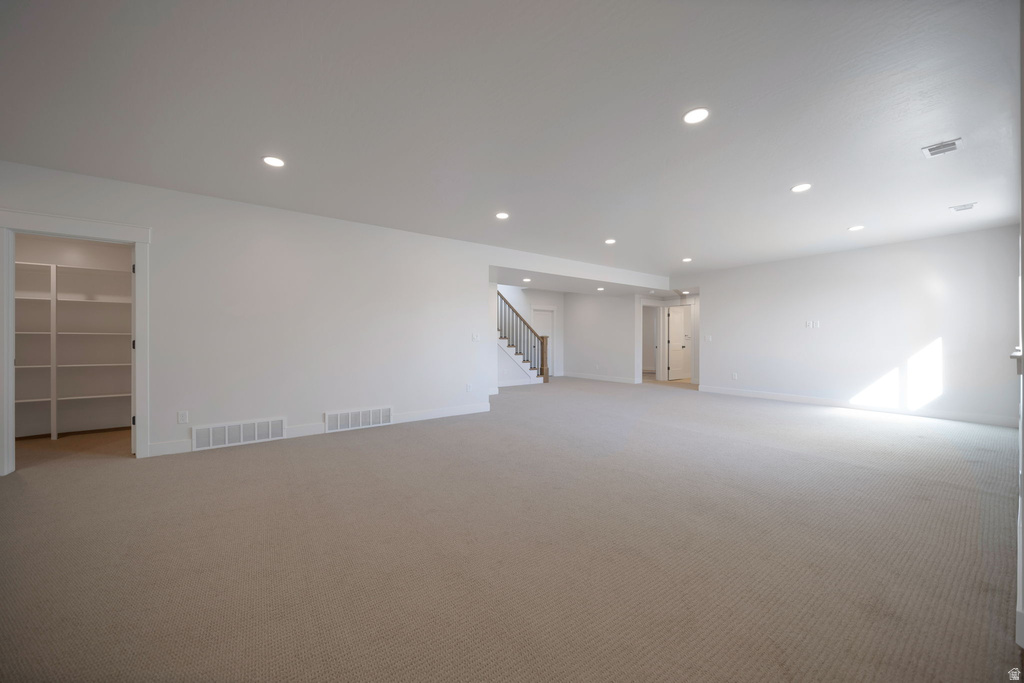 695 W HIDDEN FARM DR Farmington, UT 84025