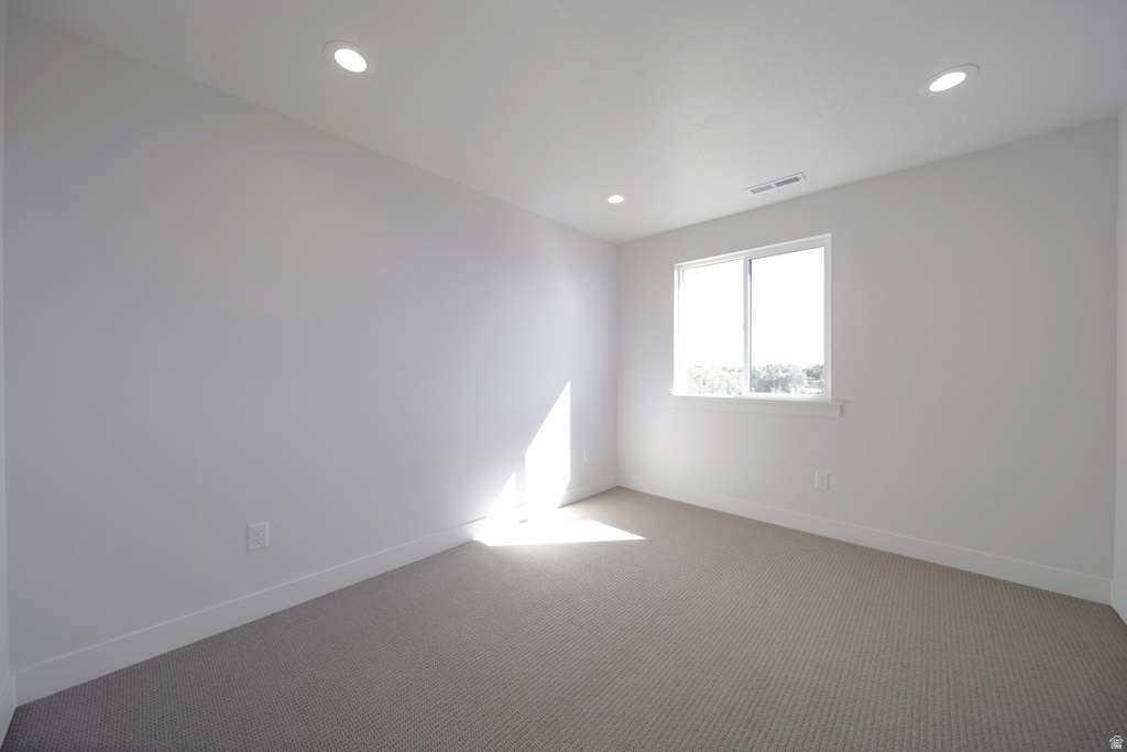 695 W HIDDEN FARM DR Farmington, UT 84025