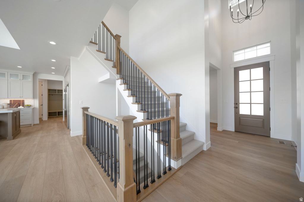 695 W HIDDEN FARM DR Farmington, UT 84025