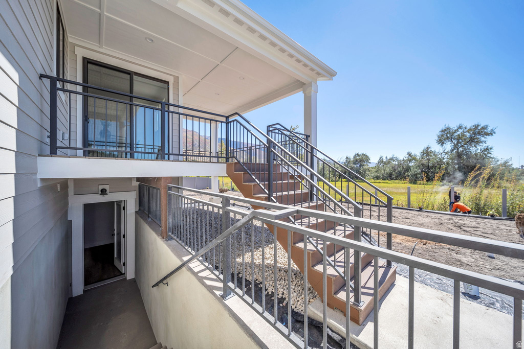 695 W HIDDEN FARM DR Farmington, UT 84025