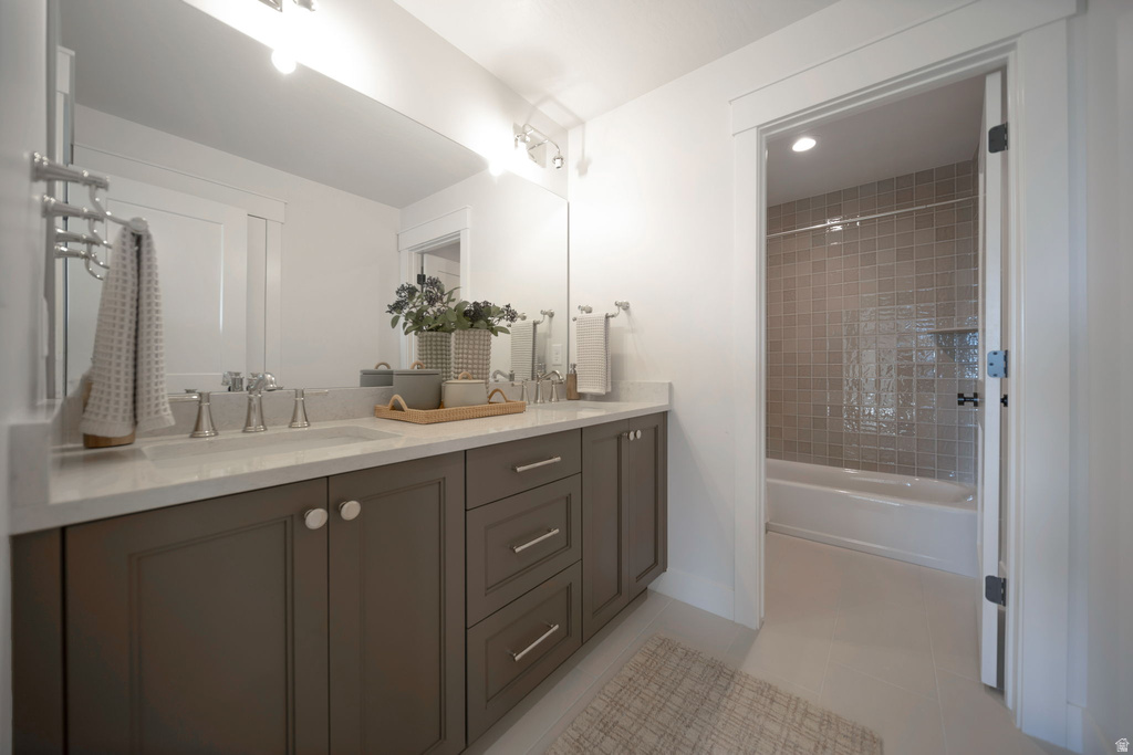 695 W HIDDEN FARM DR Farmington, UT 84025