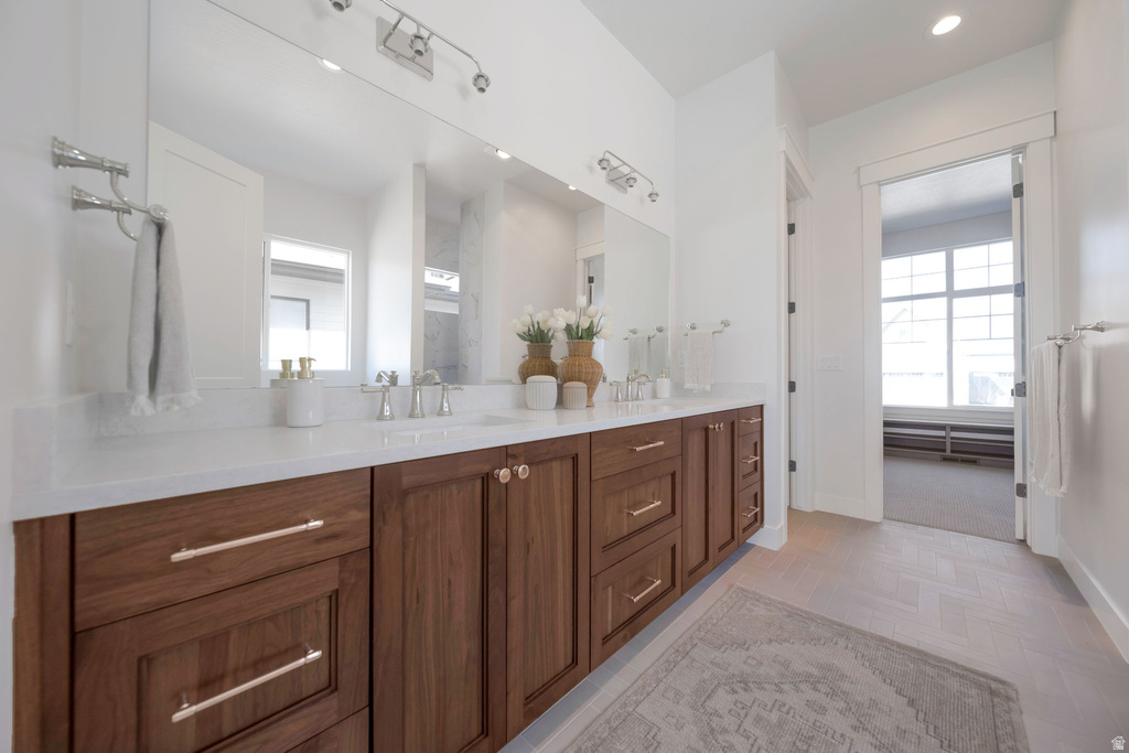 695 W HIDDEN FARM DR Farmington, UT 84025