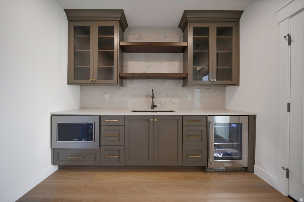 695 W HIDDEN FARM DR Farmington, UT 84025