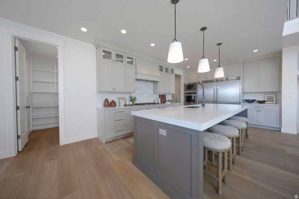 695 W HIDDEN FARM DR Farmington, UT 84025