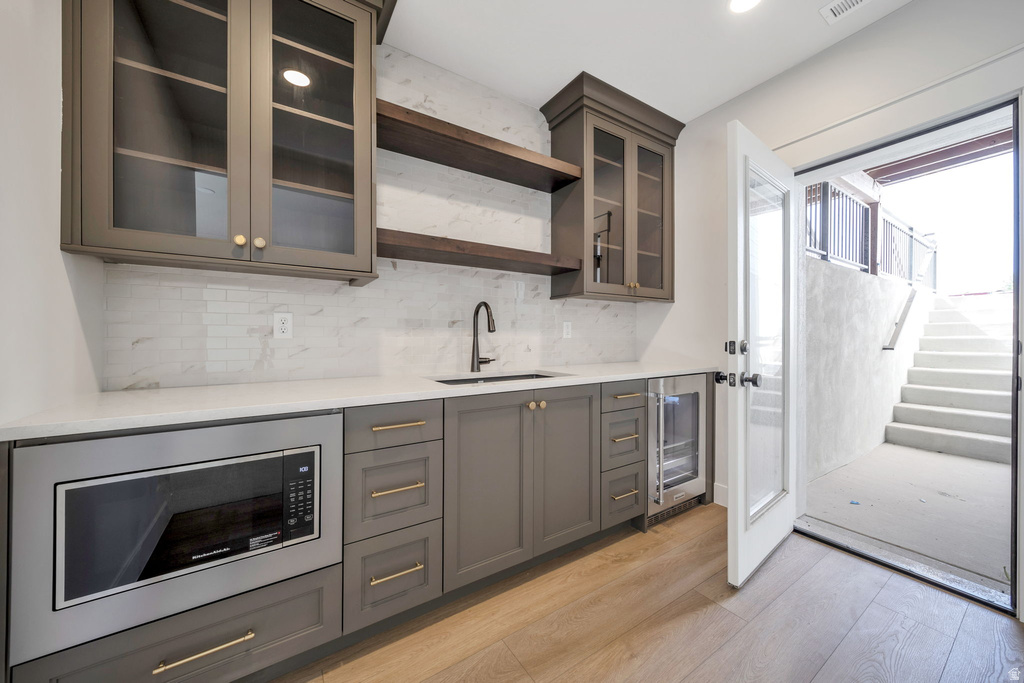 695 W HIDDEN FARM DR Farmington, UT 84025