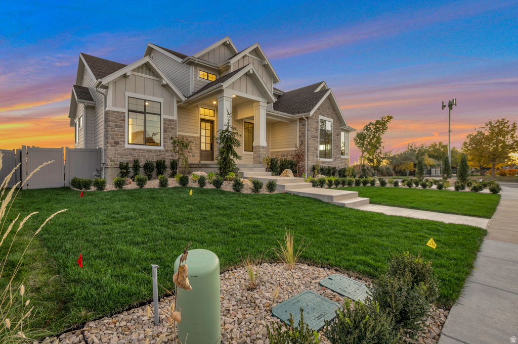 695 W HIDDEN FARM DR Farmington, UT 84025