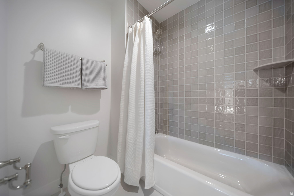 695 W HIDDEN FARM DR Farmington, UT 84025