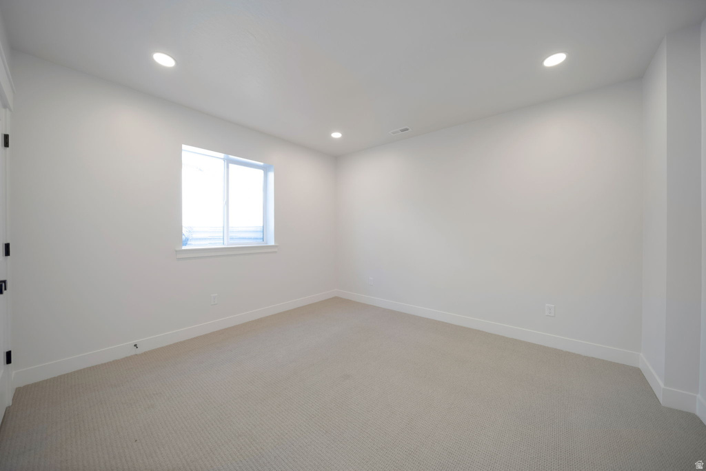 695 W HIDDEN FARM DR Farmington, UT 84025