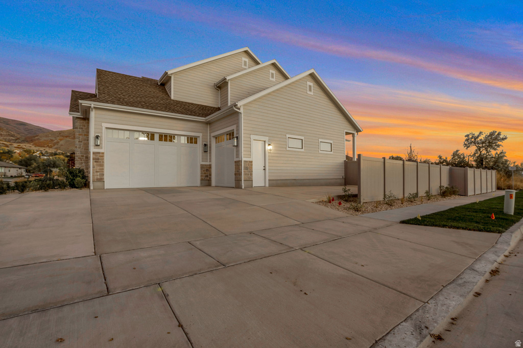 695 W HIDDEN FARM DR Farmington, UT 84025