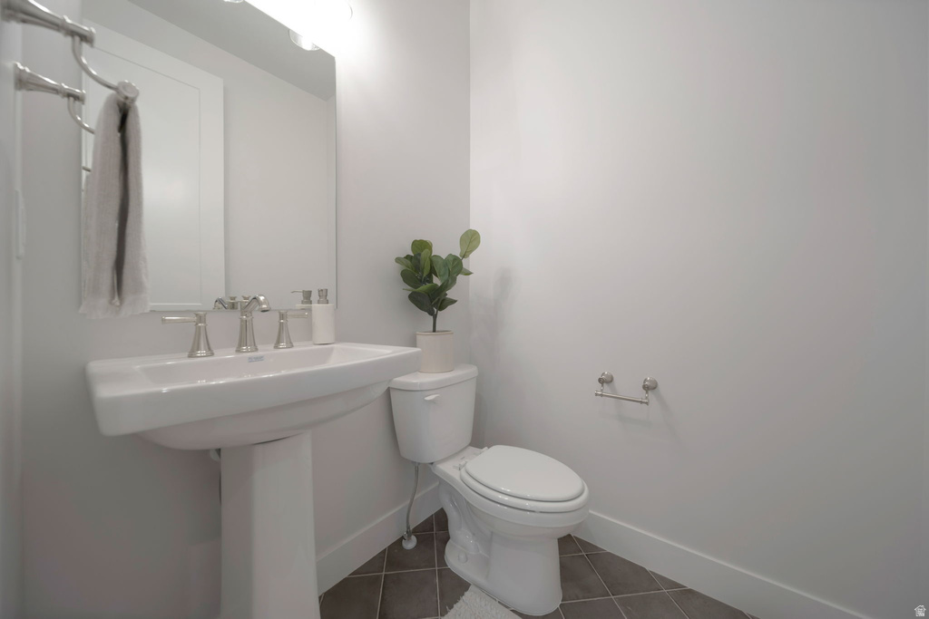 695 W HIDDEN FARM DR Farmington, UT 84025