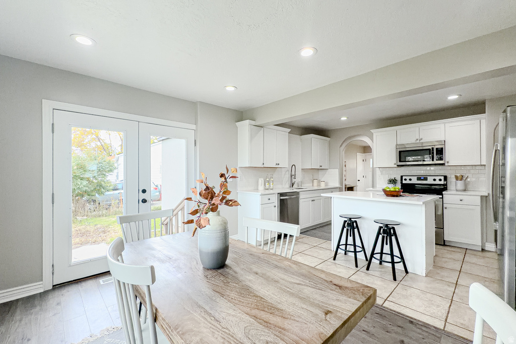 8696 W HELEN DR Magna, UT 84044