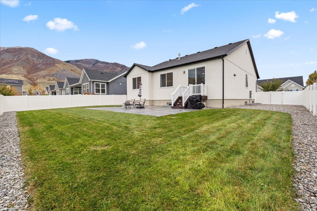 1887 E ROCK HOLLOW RD Lake Point, UT 84074