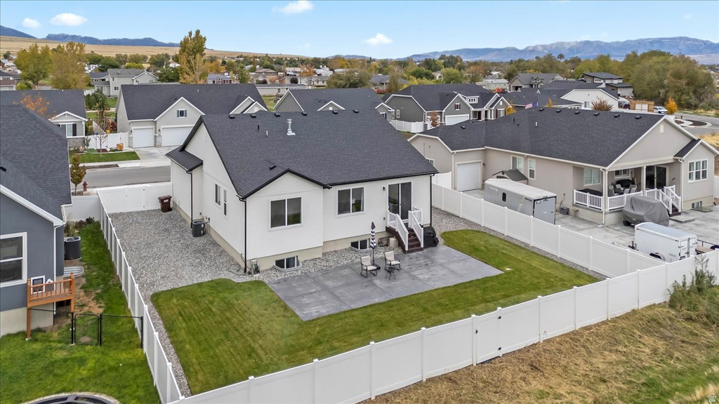 1887 E ROCK HOLLOW RD Lake Point, UT 84074