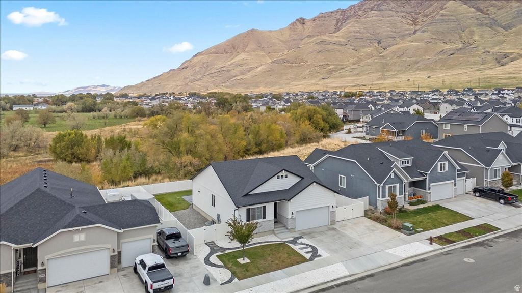 1887 E ROCK HOLLOW RD Lake Point, UT 84074