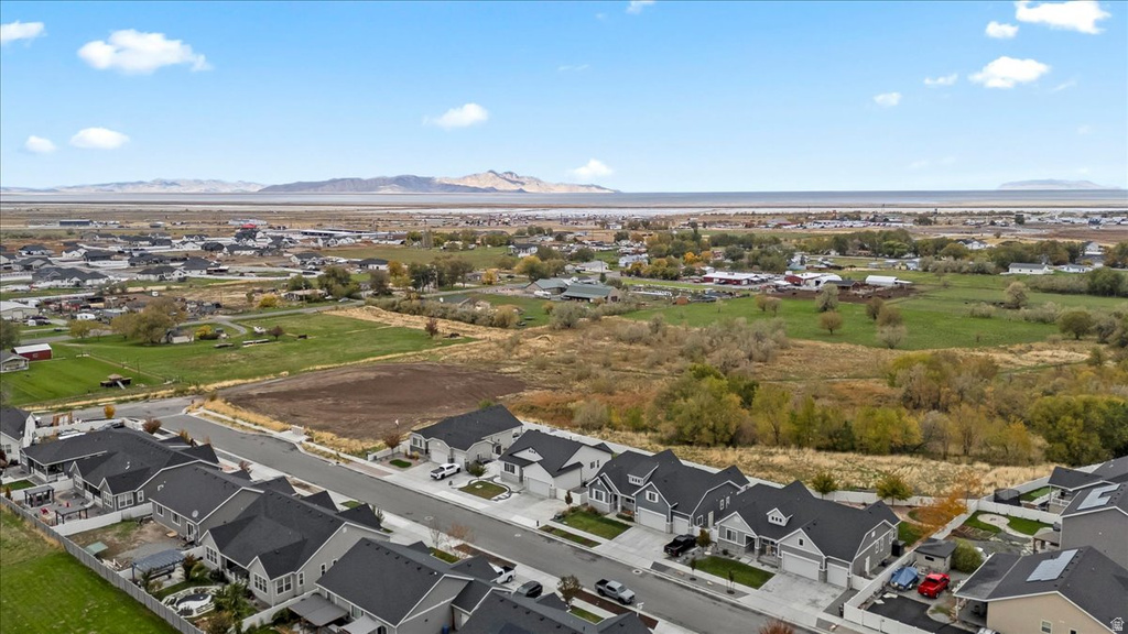 1887 E ROCK HOLLOW RD Lake Point, UT 84074