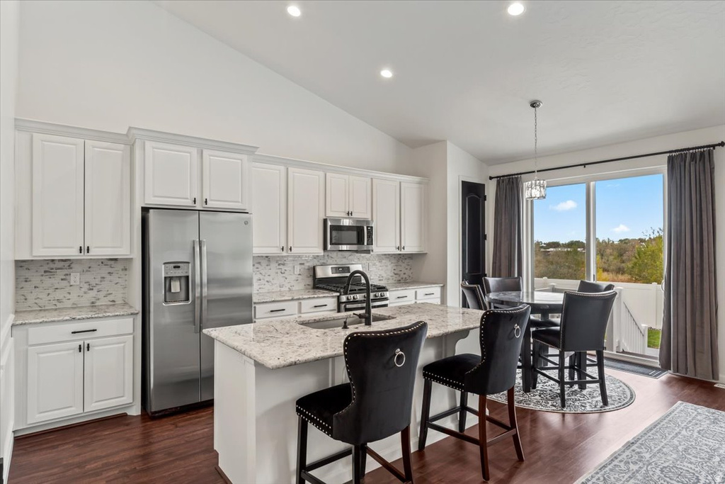 1887 E ROCK HOLLOW RD Lake Point, UT 84074