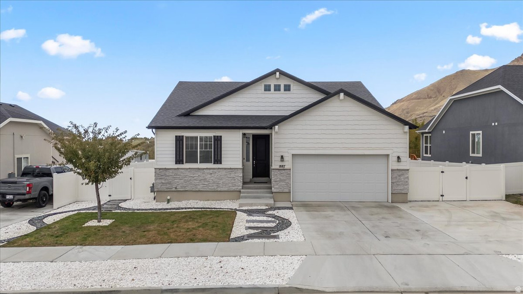 1887 E ROCK HOLLOW RD Lake Point, UT 84074