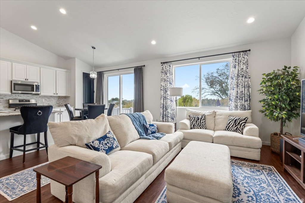 1887 E ROCK HOLLOW RD Lake Point, UT 84074