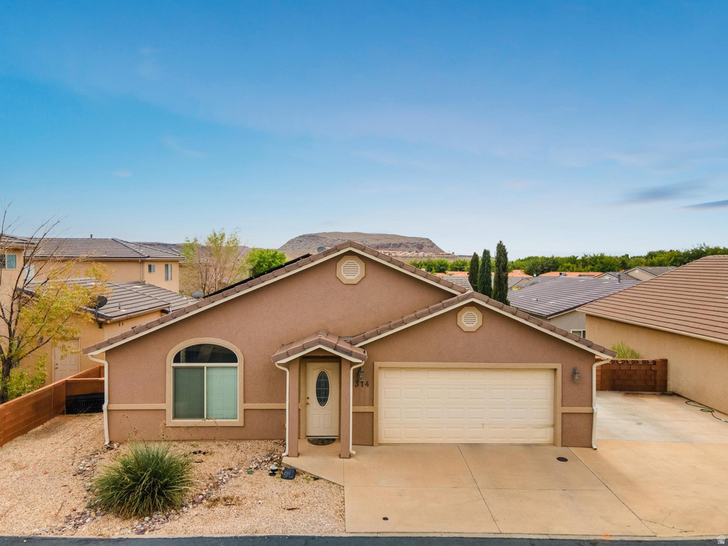 Photo 3 for MLS #2120148 at 1314 E Pine Valley St