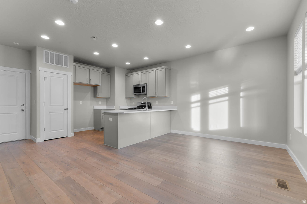 7802 W ALTA LN Magna, UT 84044