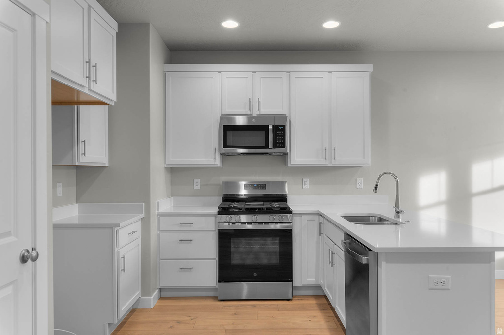 7806 W ALTA LN Magna, UT 84044