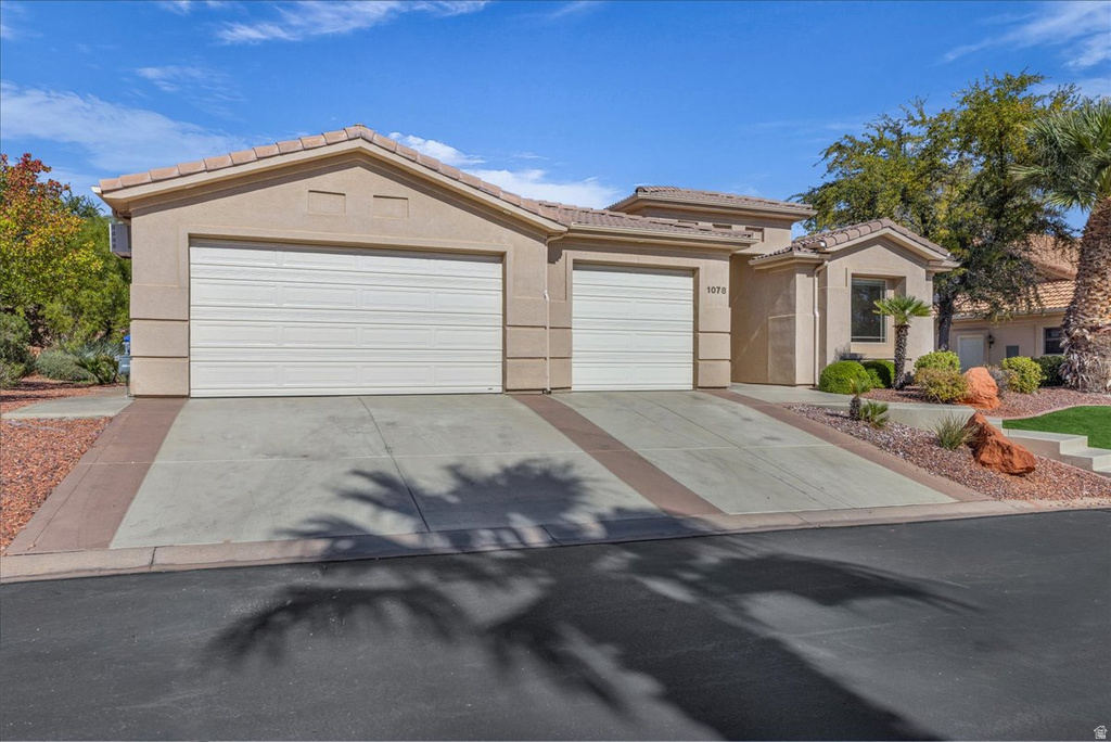 Photo 2 for MLS #2120175 at 1078 W Kanarra Ct