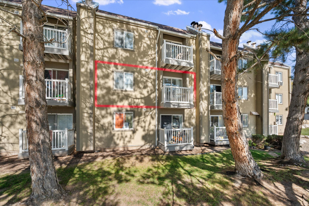 5614 MEADOW LN #212 South Ogden, UT 84403