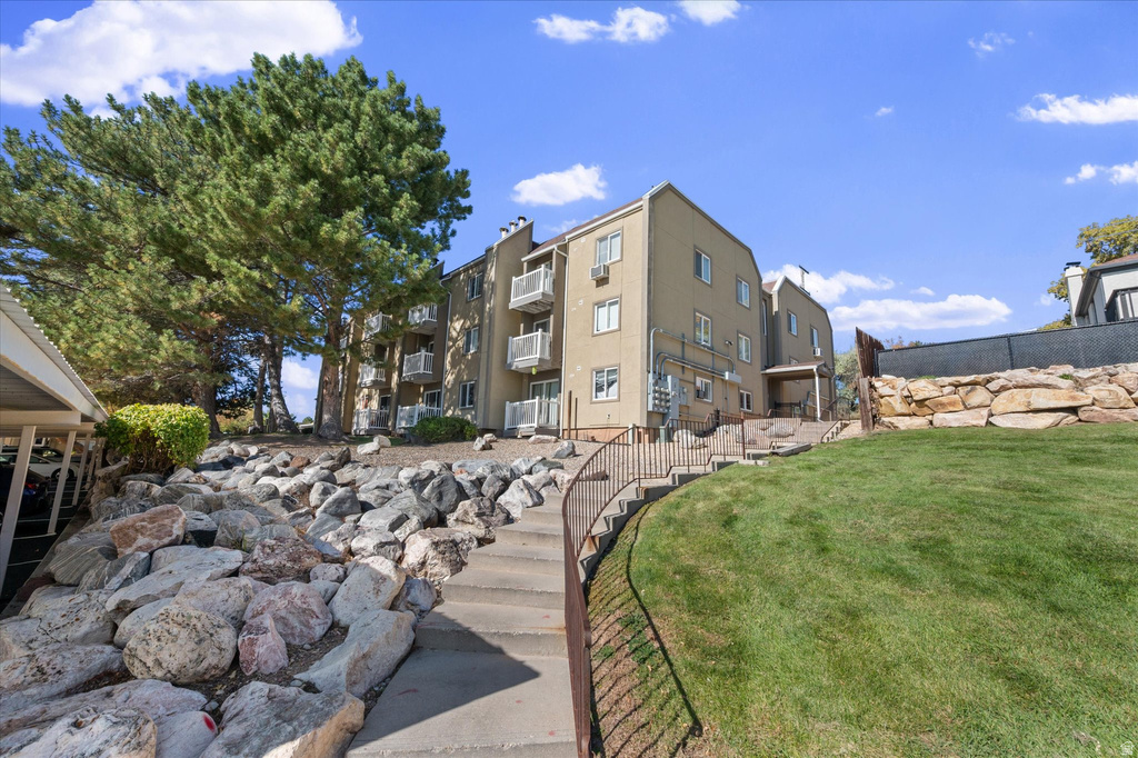 5614 MEADOW LN #212 South Ogden, UT 84403